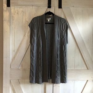 Sleeveless coat sweater